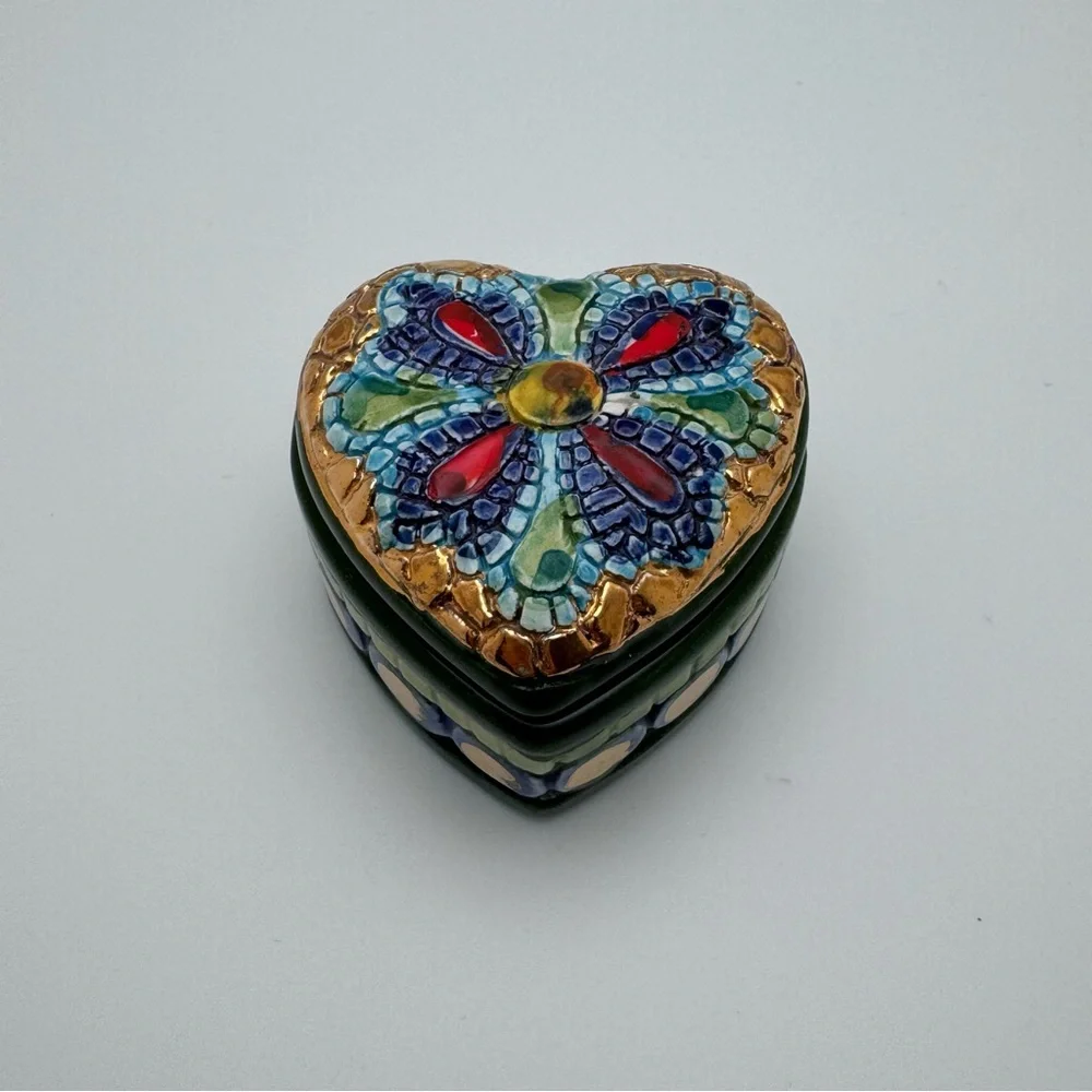 Hand Painted Ceramic Heart Trinket Box Italy Souvenir Floral Gold Green Keepsake